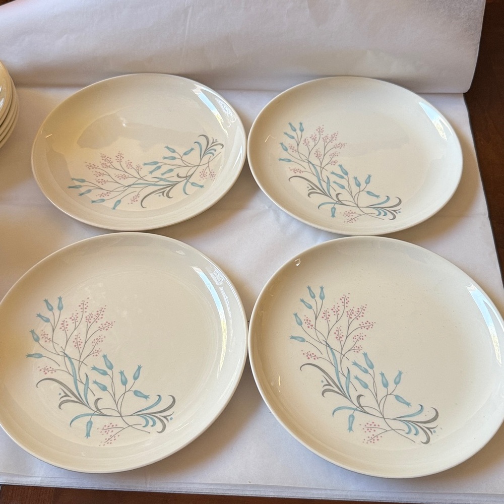 Vintage ca 1960 Harkerware ironstone Set of 4 plates 7.25”